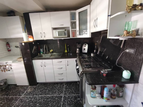 Apartamento En Venta Ubicado En Bello Monte, El Recreo.