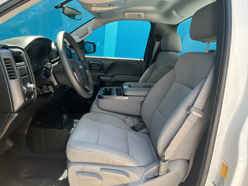 Chevrolet Silverado 2500 4x4 At