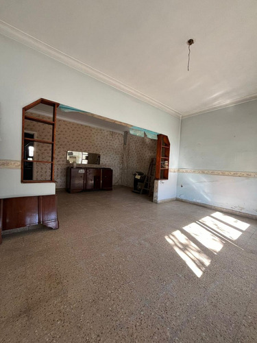 Antención Familia Numerosa!! Venta De Casa En Mercedes