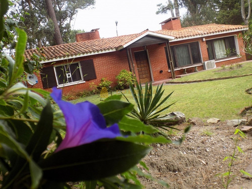 Venta Casa 3 Dormitorios , 2 Baños- Ref: 4172