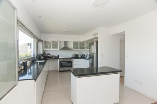 Departamento Triplex Con Cuatro Cocheras Y Parrilla Privada - Quilmes