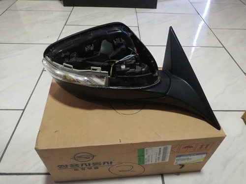 Imagen 3 de 5 de Espejo Derecho Ssang Yong Tivoli 2019