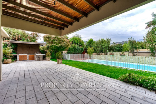 Impecable Casa En Los Bravos Nororiente Con Piscin...