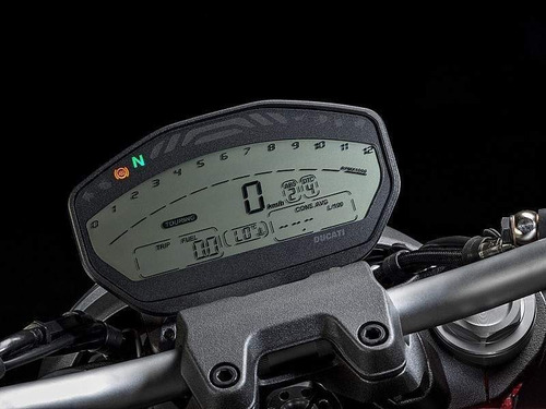 Ducati Monster 821, 2017 Red, No Permuto.