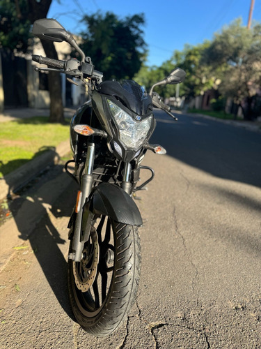 Rouser Ns 200