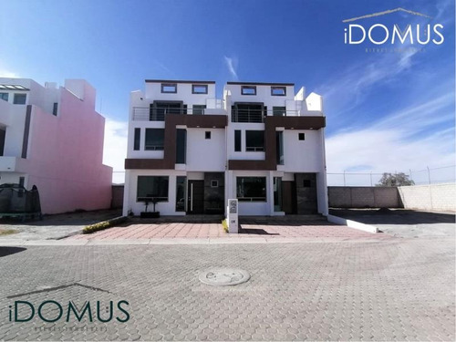 Imagen 1 de 12 de Casa Sola En Venta Valle Del Sol