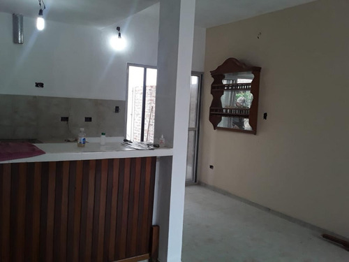 Imagen 6 de 11 de Casa Ph En Venta - 3 Ambientes - Condominio - Castelar Norte