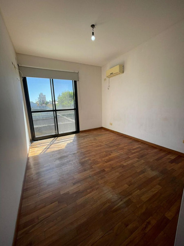 Departamento 4 Ambientes Con Balcón Al Frente, Lavadero Y Cochera - Wilde