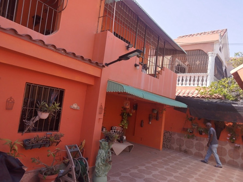 Vendo Casa En Vista Hermosa De 4 Habitaciones