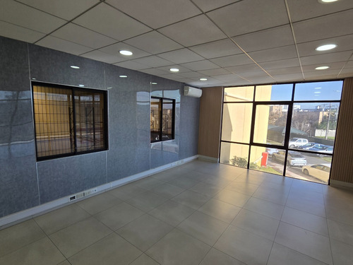 Arriendo Bodega Con Oficinas En Condominio Industrial