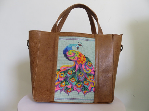 Bolsa Tattei Con Tejido Artesanal En Chaquira 100% Piel