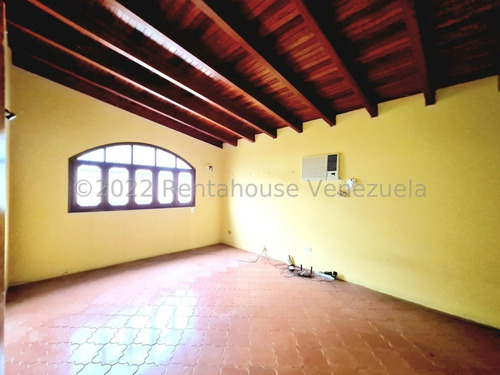 Imagen 22 de 28 de Casa Para Remodelar En Los Palos Grandes