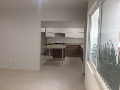Preciosa Residencia En Centro Sur, Misiones Ii - Sótano, 3 Habitaciones, Ctoserv
