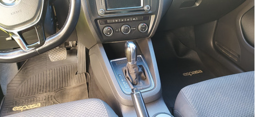 Imagen 10 de 20 de Volkwagen Vento Advance Plus At