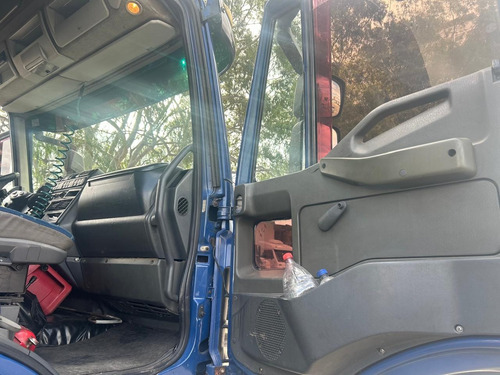Iveco Cursor 330, 4x2, Teto Alto Ano 2011
