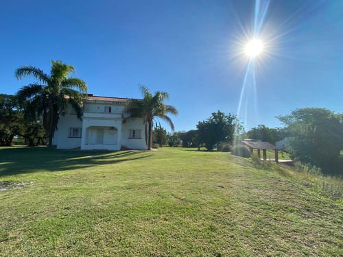 Imagen 12 de 29 de Extensa Casa Quinta Sobre El Rio Paraná