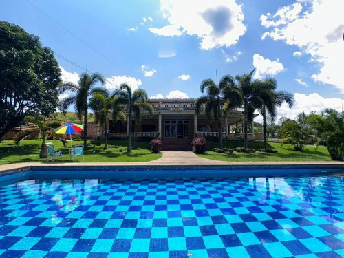 Josseyris Jimenez Vende Casa En Safari Country Club Carabobo