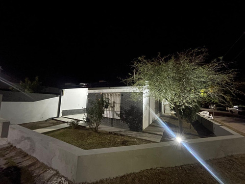Vende Casa De 2 Habitaciones En Calle Córdoba