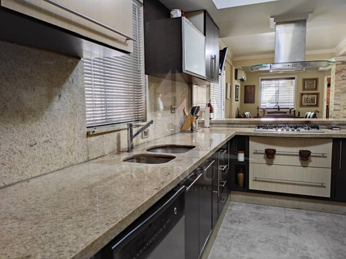 Imagen 18 de 22 de Yosmar & Fernando Venden Townhouse En El Rincón, Res. Villa Orense. Lemth - 158 Solo Clientes