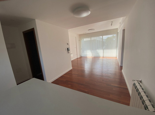 Departamennto En Venta De Tres Dormitorios, City Bell