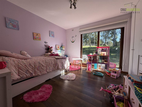 Casa En Venta De 5 Dorm. Parque Ivian En Puerto Varas