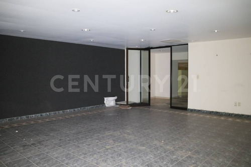 Local Comercial Con Oficinas En Jardines De La Corregidora, Colima