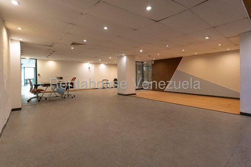 Atención Inversionistas, En La Yaguara Se Vende Excelente Edificio Tipo Galpón Industrial -af
