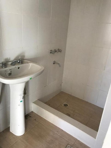 Imagen 7 de 10 de Local Con Vivienda En Venta En Manzanares Pilar