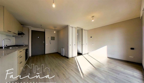 Arriendo Depto 1d + 1b, San Miguel. Carlos Valdovinos