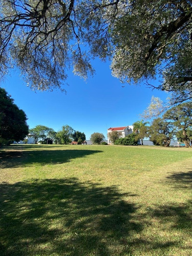 Imagen 10 de 29 de Extensa Casa Quinta Sobre El Rio Paraná
