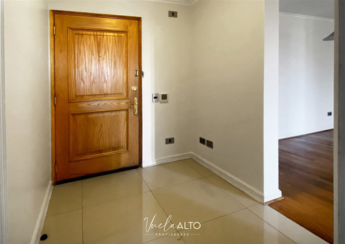Depto. En Venta 3 Dormitorios Las Condes/ Impecable / Vista