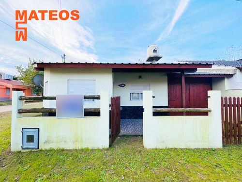 Chalet Medio Lote Propio A 6 Cuadras Del Mar 74 N 599