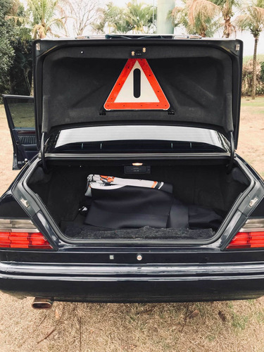 Mercedes Benz E320