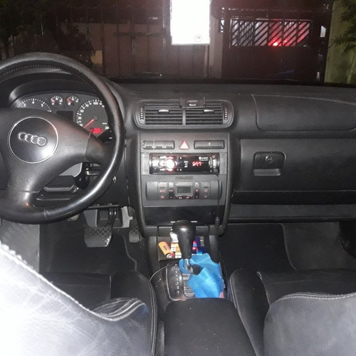 Imagem 5 de 8 de Audi A3 2003 1.8 Aut. 5p
