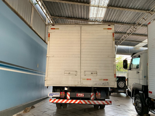 Imagem 6 de 13 de Volkswagen 8-150 2005