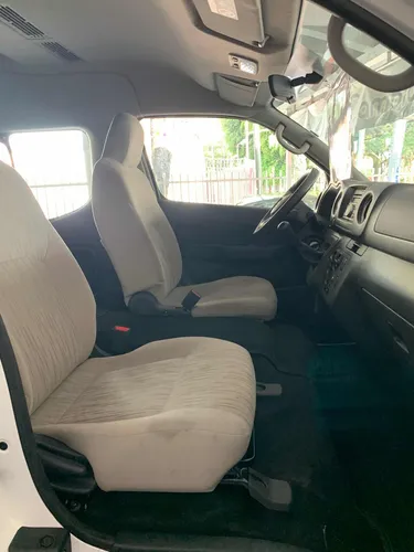 Nissan Urvan Lujo 11 Pasajeros