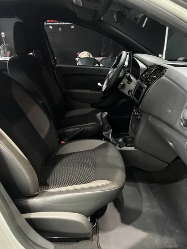 Renault Logan 1.6 Privilege / Intens