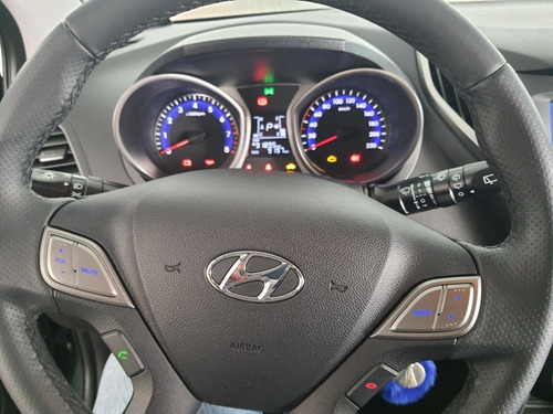 Hyundai Hb20x 2017 1.6 Style Flex Aut. 5p