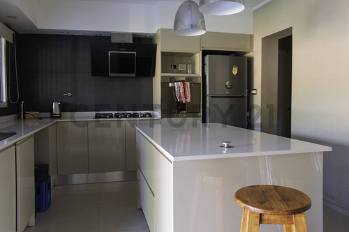 Casa En Venta Funes