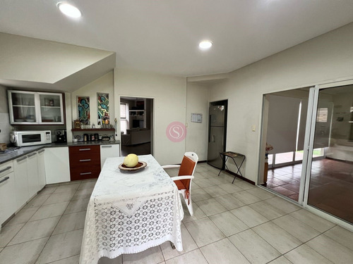 Casa En Venta En Champagnat, Pilar, G.b.a. Zona Norte