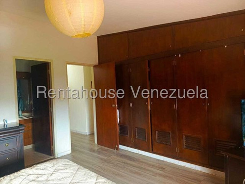 Casa Duplex En Venta Remodelada Con Espacio De Jardín Semi Amoblada Los Castores San Antonio De Los Altos Negociable