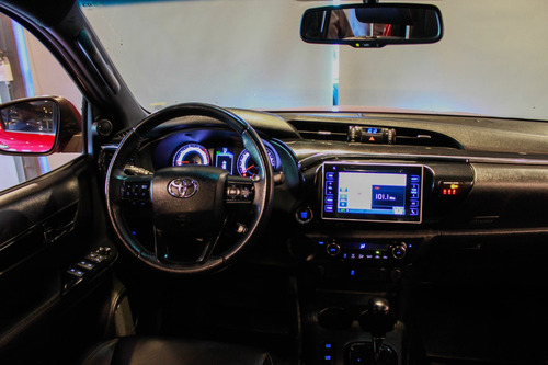 Toyota Hilux 2.8 Cd Srx 177cv 4x2 At