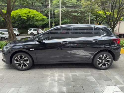 Chevrolet Onix 1.0T Premier Hatch At