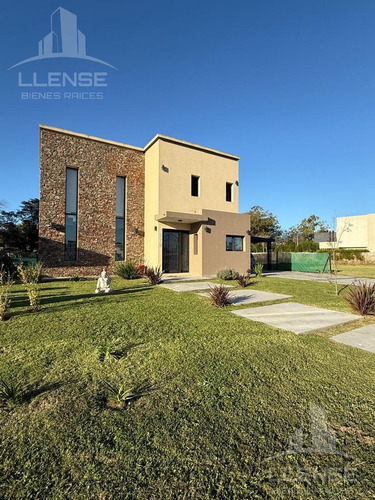 Casa 4 Ambientes Con Pileta En Alquiler - Guillermo E Hudson