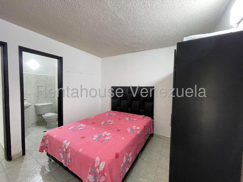Apartamento En Alquiler En Urbanización Privada Narayola La Morita Amoblado Piso Bajo Listo Para Mudarse Nela 25-17684