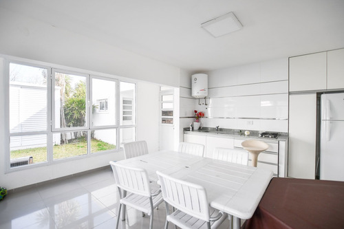 Imagen 13 de 30 de Casa 6 Dormitorios En Venta La Plata Pza Malvinas
