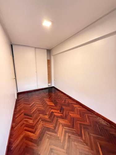 Departamento De Categoría De 3 Dormitorios + Dependencia Y Cochera En Las Heras Al 300, Barrio Sur
