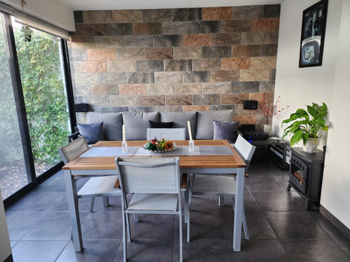 Casa En Venta Con Espacios Amplios (trato Directo)