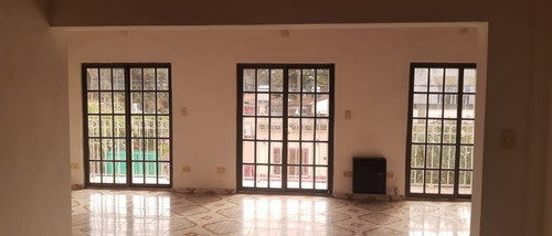 Imagen 8 de 14 de Permuta - Block De 3 Departamentos En Venta - Moron Norte