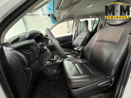 Toyota Hilux 2.8 D-4D TURBO DIESEL CD POWER PACK 4X4 MANUAL